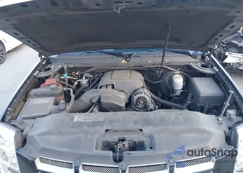 2010 Cadillac Escalade Premium z USA, uszkodzony, nr VIN 1GYUCCEF4AR267589